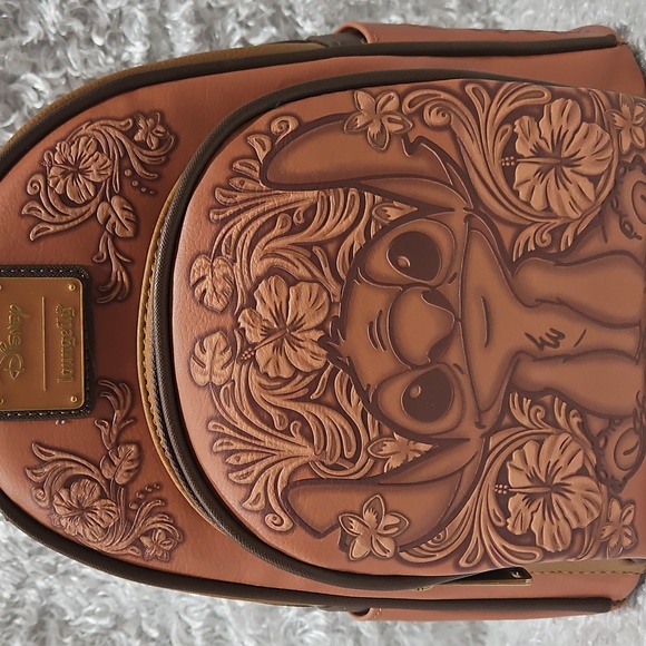 NWT Loungefly Lilo And Stitch Carving Embossed Design Mini Backpack - Picture 14 of 16